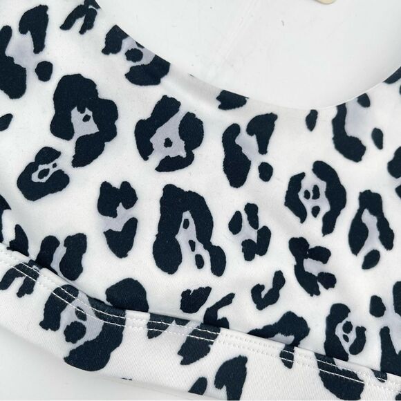 Fabletics Women’s Lola Snow Leopard White Black Low Impact Sports Bra XXS - Picture 4 of 11